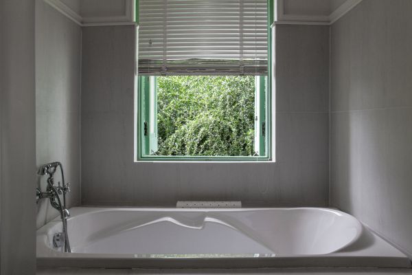 Fiberglass Tub Installation in Stow